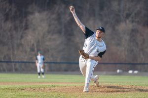 Cee-Bees regroup late to top Magnolia 3-2